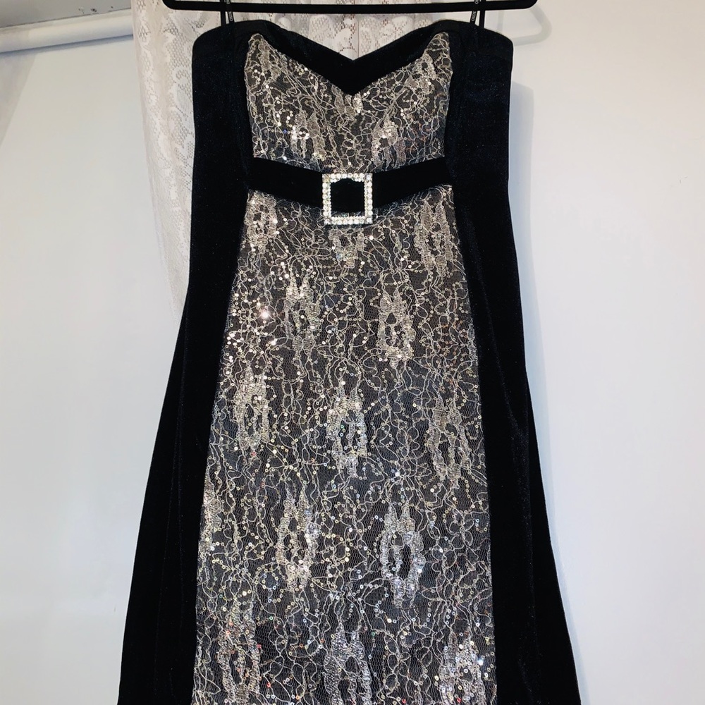 VTG Y2K XOXO Black Velvet & Sequin Holiday Dress